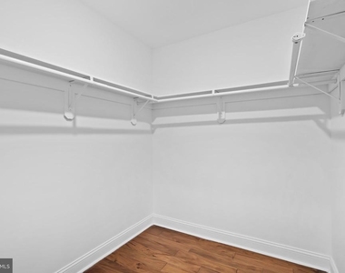 1600 N Bodine Street - Photo Thumbnail 29