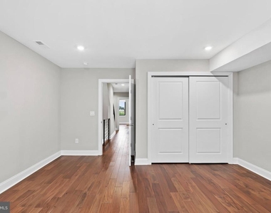 1600 N Bodine Street - Photo Thumbnail 16