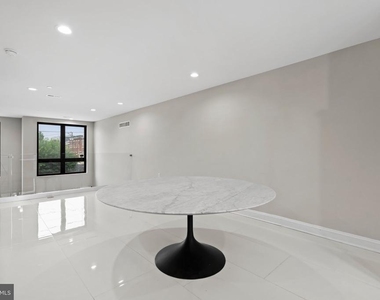 1600 N Bodine Street - Photo Thumbnail 10