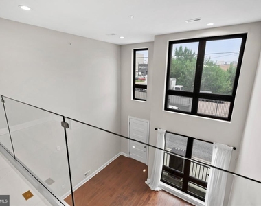 1600 N Bodine Street - Photo Thumbnail 13
