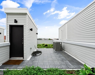 1600 N Bodine Street - Photo Thumbnail 37