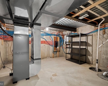 1600 N Bodine Street - Photo Thumbnail 33