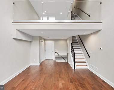 1600 N Bodine Street - Photo Thumbnail 1