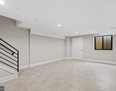 1600 N Bodine Street - Photo Thumbnail 30