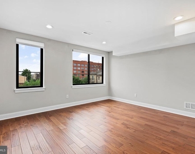 1600 N Bodine Street - Photo Thumbnail 19