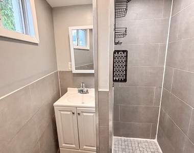 2529 Collins Street - Photo Thumbnail 7