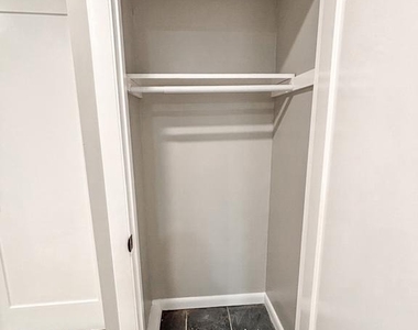 2529 Collins Street - Photo Thumbnail 12