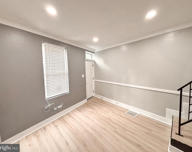 2529 Collins Street - Photo Thumbnail 2