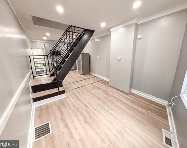 2529 Collins Street - Photo Thumbnail 1