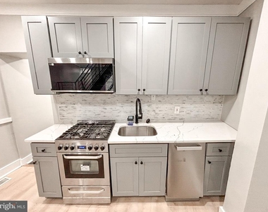 2529 Collins Street - Photo Thumbnail 4