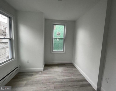 2731 N Darien Street - Photo Thumbnail 9