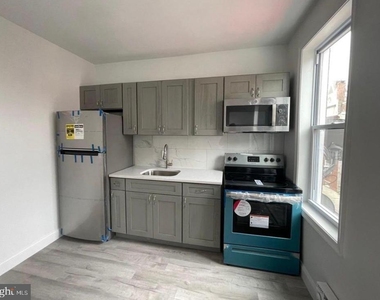 2731 N Darien Street - Photo Thumbnail 2