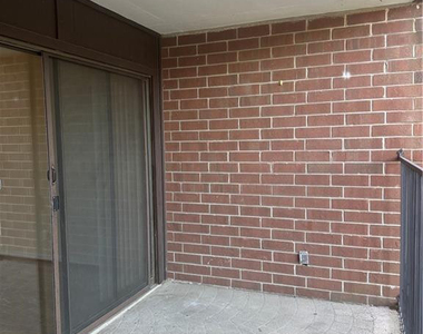 1100 Clarendon Street - Photo Thumbnail 25