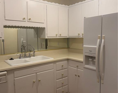 1100 Clarendon Street - Photo Thumbnail 12