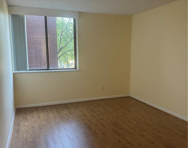 1100 Clarendon Street - Photo Thumbnail 18