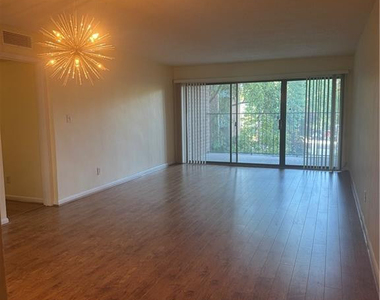 1100 Clarendon Street - Photo Thumbnail 13