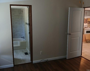 102 Singletary Street - Photo Thumbnail 7