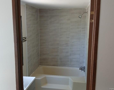 102 Singletary Street - Photo Thumbnail 9