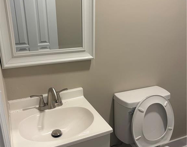 523 Oakwood Avenue - Photo Thumbnail 10