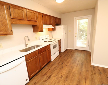 3905 Lexington Drive - Photo Thumbnail 5