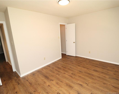 3905 Lexington Drive - Photo Thumbnail 14