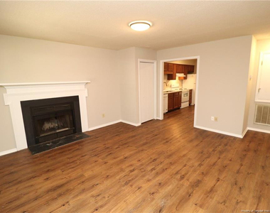 3905 Lexington Drive - Photo Thumbnail 2