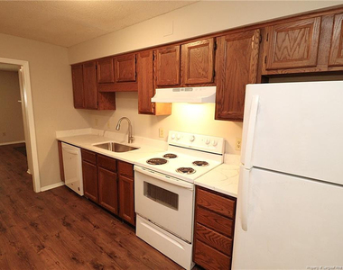 3905 Lexington Drive - Photo Thumbnail 7