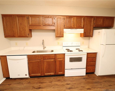 3905 Lexington Drive - Photo Thumbnail 6