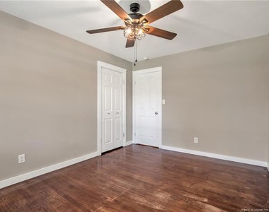 604 Roundtree Drive - Photo Thumbnail 13