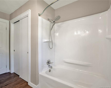 604 Roundtree Drive - Photo Thumbnail 19