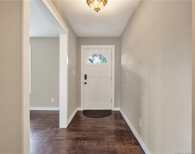 604 Roundtree Drive - Photo Thumbnail 3