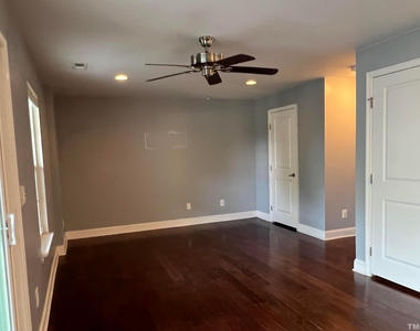 1137 Boxcar Way - Photo Thumbnail 7