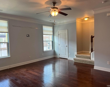 1137 Boxcar Way - Photo Thumbnail 5