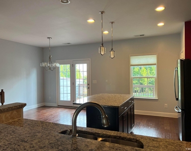 1137 Boxcar Way - Photo Thumbnail 4