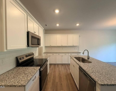 152 Fideaux Boulevard - Photo Thumbnail 8