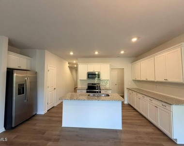 152 Fideaux Boulevard - Photo Thumbnail 7