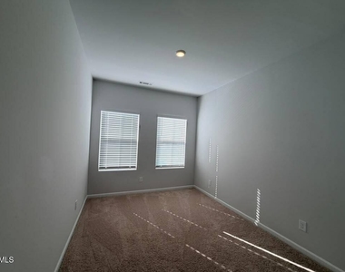 152 Fideaux Boulevard - Photo Thumbnail 18