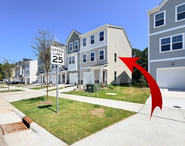 3210 Gypsum Drive - Photo Thumbnail 2