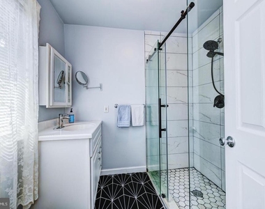 114 Pinecrest Lane - Photo Thumbnail 7