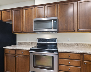 3002 Berkeley Springs Place - Photo Thumbnail 9