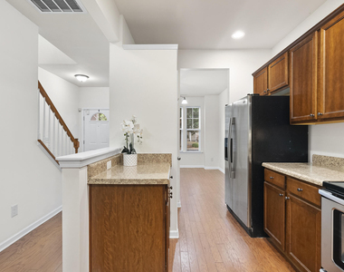 3002 Berkeley Springs Place - Photo Thumbnail 11