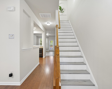3002 Berkeley Springs Place - Photo Thumbnail 4