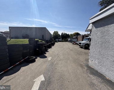 1116 Macdade Boulevard - Photo Thumbnail 2