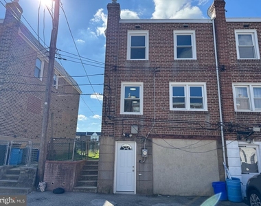 323 Spruce Street - Photo Thumbnail 24