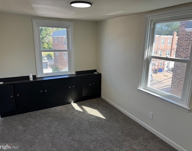 323 Spruce Street - Photo Thumbnail 11