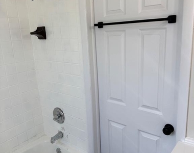 323 Spruce Street - Photo Thumbnail 8