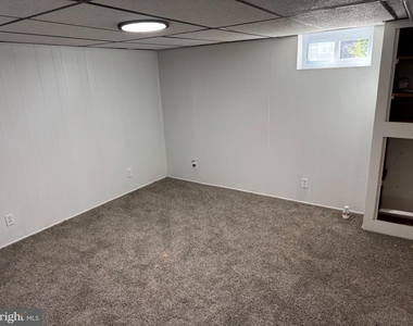 323 Spruce Street - Photo Thumbnail 15