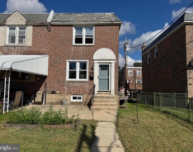 323 Spruce Street - Photo Thumbnail 2
