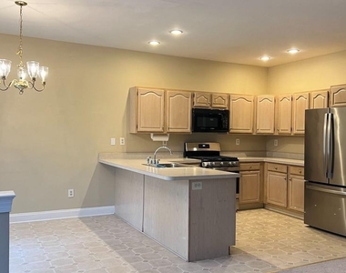 67 Highpoint Drive - Photo Thumbnail 3