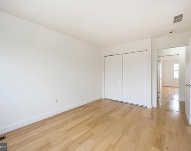 328 Carlyn Court - Photo Thumbnail 15